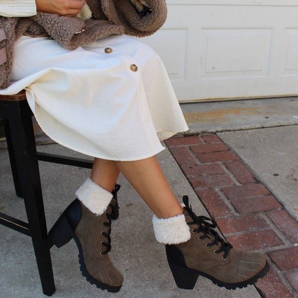 🚨LAST CHANCE// Khaki Sherpa Boot - Picture 6 of 8